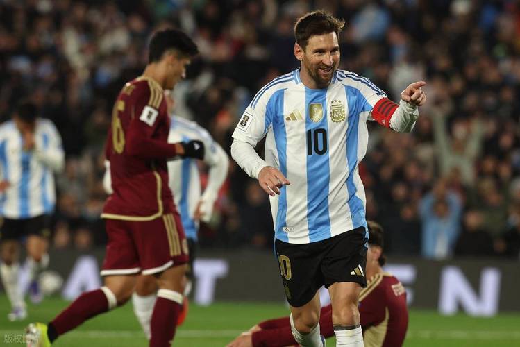 再创历史！38岁梅西解锁生涯900球，创足坛最快最年轻纪录