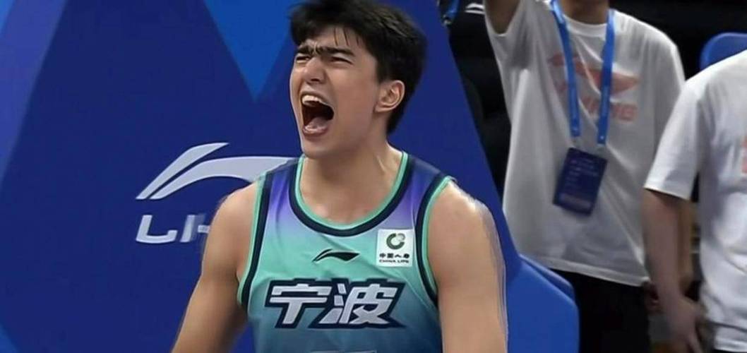 CBA官方：因言语不当 李祥波停赛4场罚10万 鲁吐布拉停赛1场罚5万